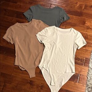 Women's Short Sleeve Bodysuits - White, Tan, Green